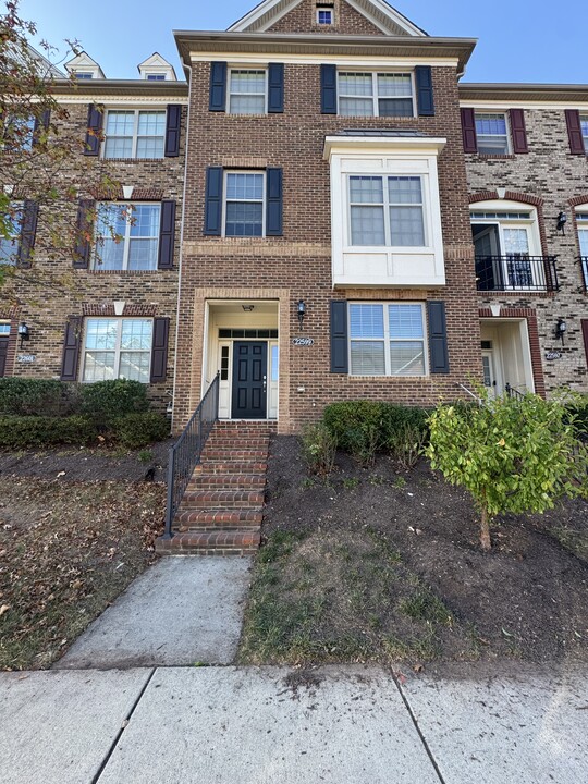 22599 Willington Sq in Ashburn, VA - Foto de edificio