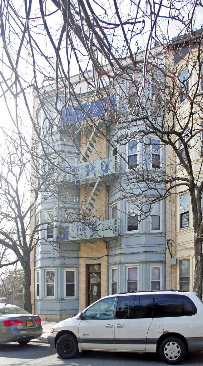 25 Ravine Ave in Yonkers, NY - Building Photo - Building Photo