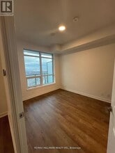 30 Upper Mall Wy in Vaughan, ON - Building Photo - Building Photo