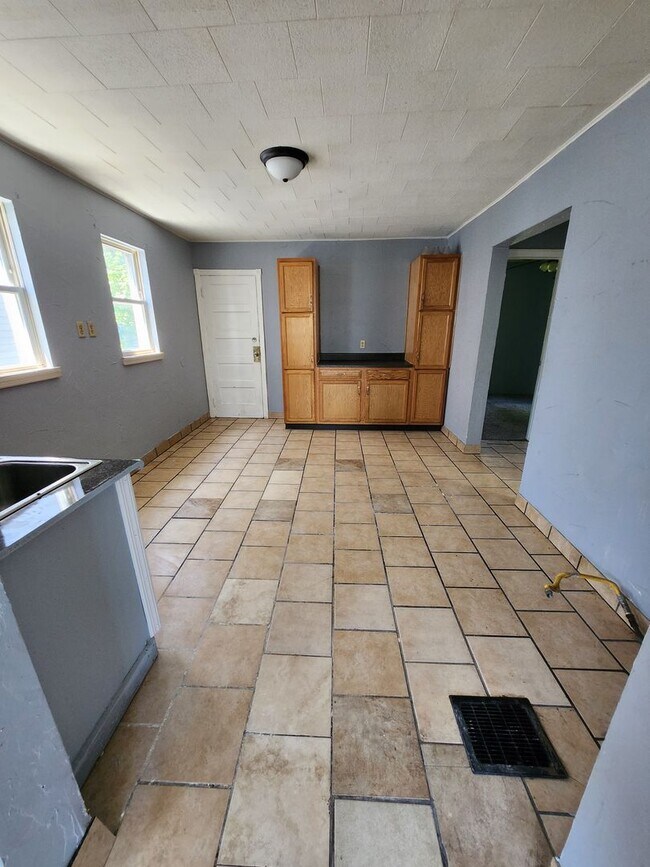 1132 Atkins St in Erie, PA - Building Photo - Building Photo