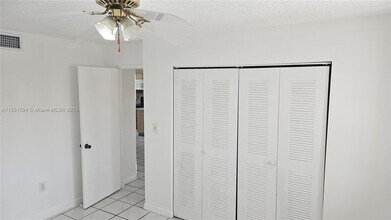 2710 W 60th Pl in Hialeah, FL - Building Photo - Building Photo