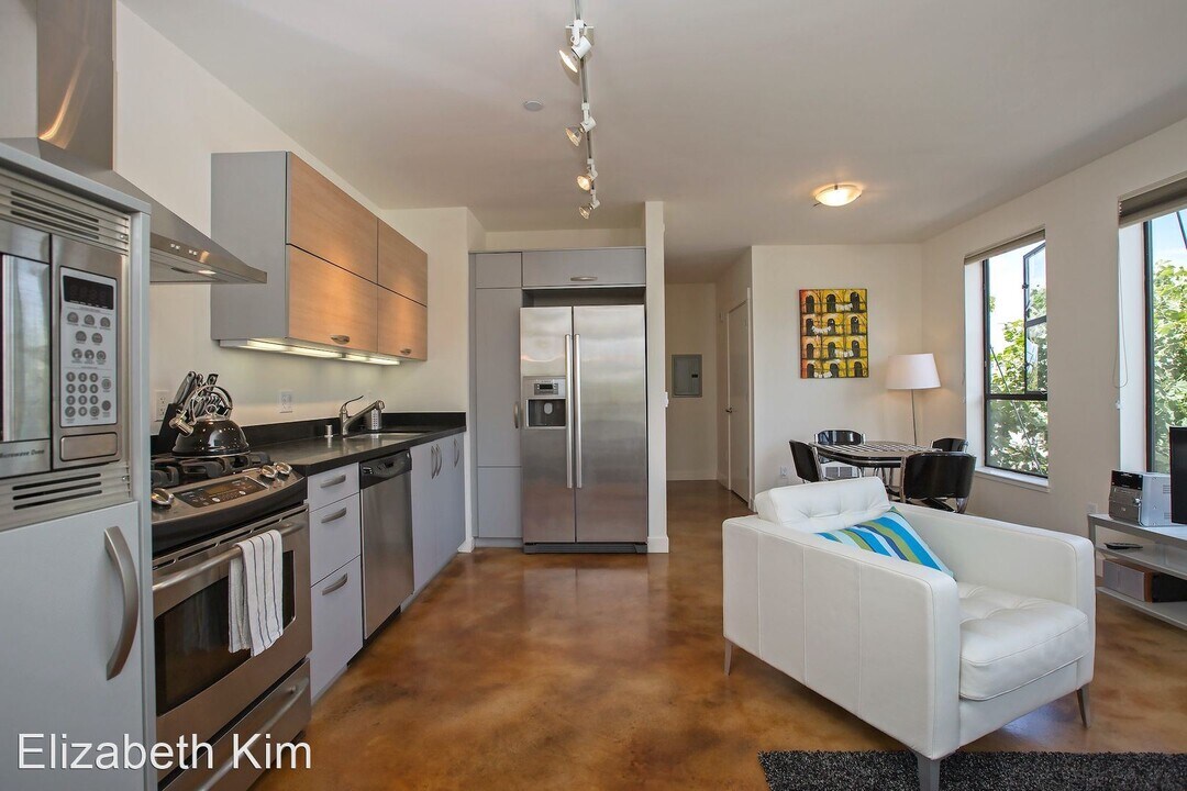 6501 San Pablo Ave in Oakland, CA - Foto de edificio