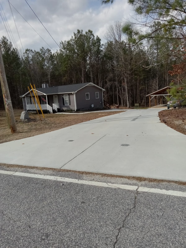 858 Mann Rd in Villa Rica, GA - Foto de edificio - Building Photo