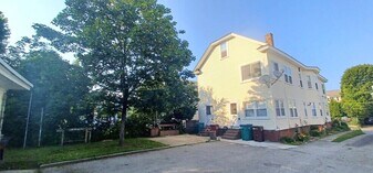 121 Mount Washington St, Unit 1st Floor in Lowell, MA - Building Photo