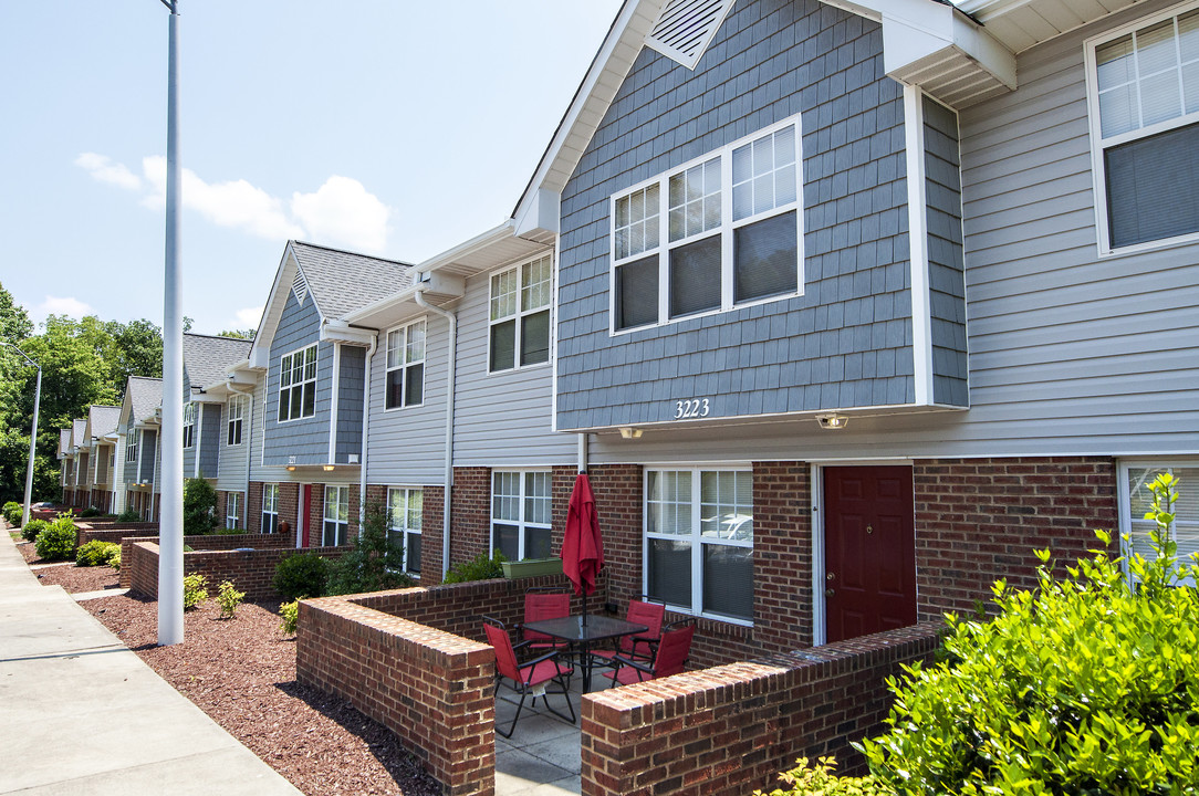 University Suites in Raleigh, NC - Building Photo