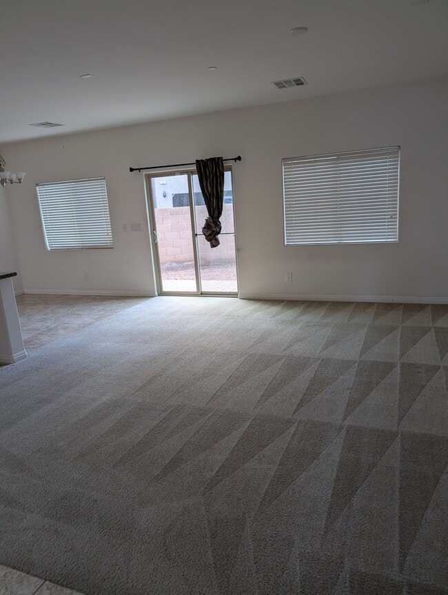 71 Sevilla Heights Dr in Henderson, NV - Building Photo - Building Photo