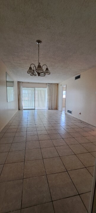 1845 S Highland Ave in Clearwater, FL - Foto de edificio