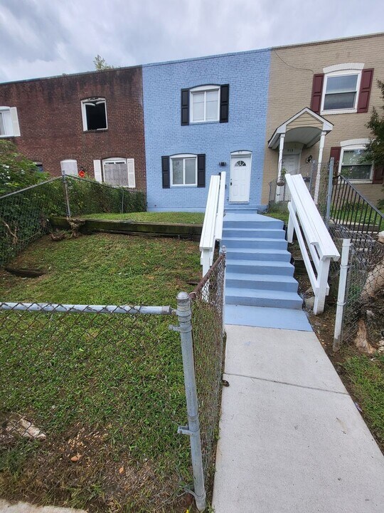 915 Jack St in Baltimore, MD - Building Photo
