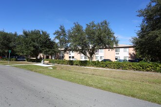 Cypress Run in Immokalee, FL - Foto de edificio - Building Photo