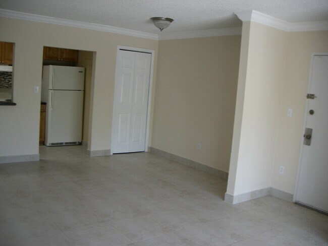 4640 NW 79th Ave in Doral, FL - Building Photo - Building Photo