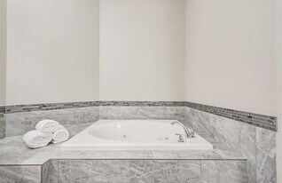 8002 Harbor Point Dr in Houston, TX - Building Photo