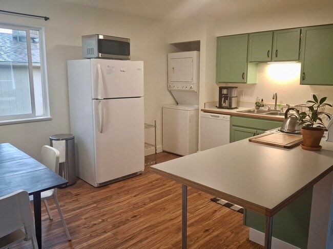 property at 963 Iowa Ave