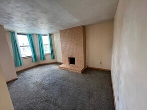 201 S Millvale Ave, Unit # 2. 201 South Millvale in Pittsburgh, PA - Building Photo - Building Photo