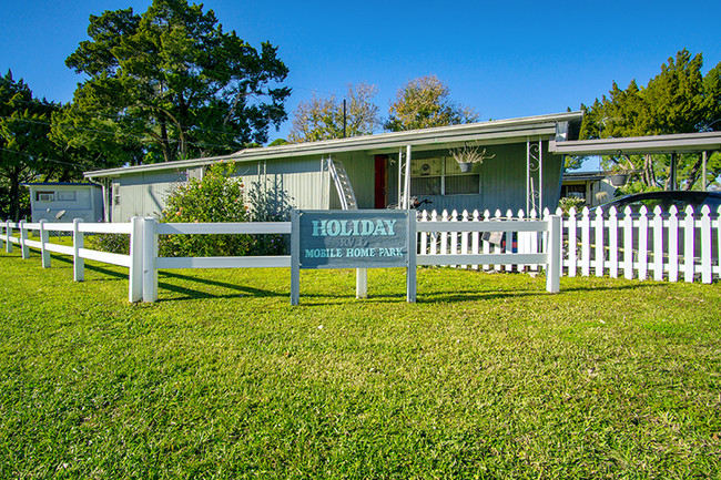 Holiday RV & Mobile Home Park in Port Richey, FL - Building Photo - Other