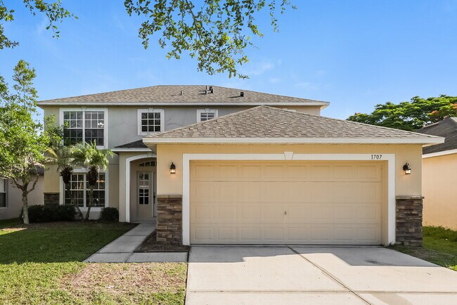 property at 1707 Alhambra Crest Dr