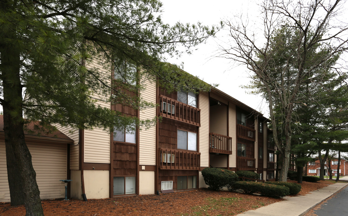 Eagle Crest Apartments in Middletown, OH - Building Photo