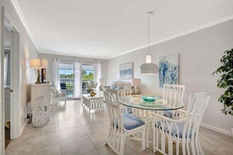 154 Lake Meryl Dr in West Palm Beach, FL - Building Photo - Building Photo