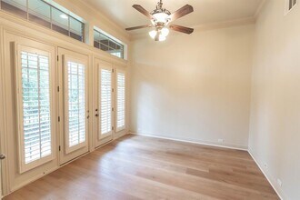 10500 Avery Club Dr in Austin, TX - Building Photo - Building Photo