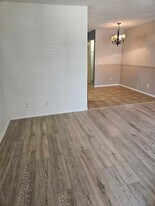 2344 Shelley St, Unit 7 in Clearwater, FL - Building Photo