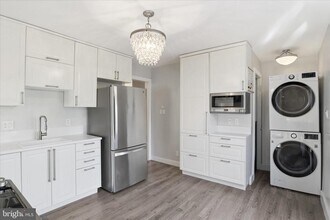 2107 Virginia Ave in McLean, VA - Building Photo - Building Photo