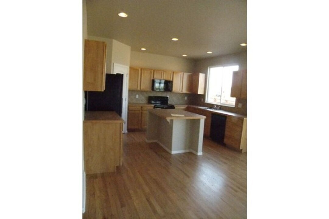 3327 Curlew Dr in Berthoud, CO - Building Photo