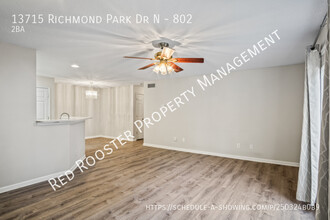 13715 Richmond Park Dr N in Jacksonville, FL - Building Photo - Building Photo