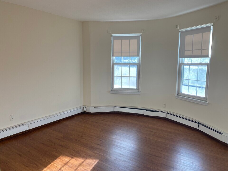 46 S Huntington Ave in Boston, MA - Building Photo