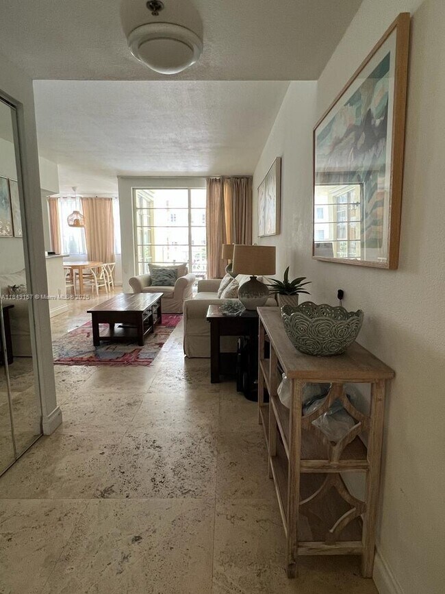 125 Jefferson Ave in Miami Beach, FL - Building Photo - Building Photo