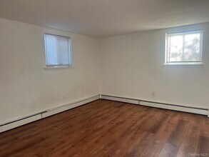 300 Ketchamtown Rd in Wappingers Falls, NY - Building Photo - Building Photo