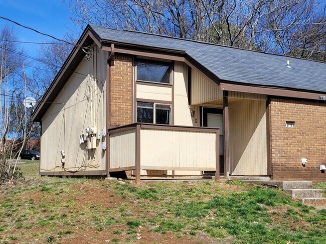 property at 2718 Garvin Rd NW