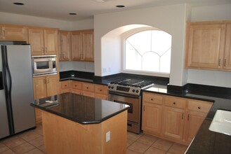 10956 Royal Highlands St in Las Vegas, NV - Building Photo - Building Photo