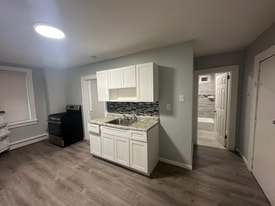 134 E Jersey St in Elizabeth, NJ - Building Photo