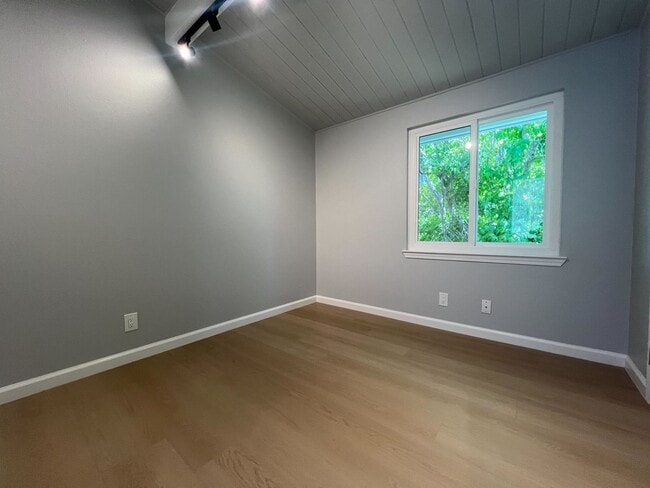 831 Sinex Ave in Pacific Grove, CA - Building Photo - Building Photo