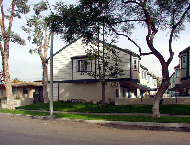 914 N Claudina St in Anaheim, CA - Building Photo - Other