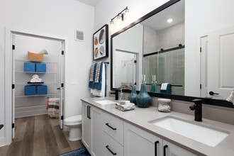 Trio at Jubilee Park in Orlando, FL - Foto de edificio - Interior Photo
