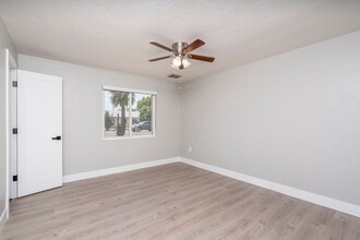 844 E Echo Ln in Phoenix, AZ - Building Photo - Building Photo