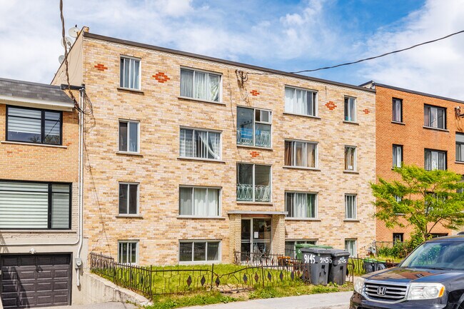 9145 Du Parc Av in Montréal, QC - Building Photo - Primary Photo