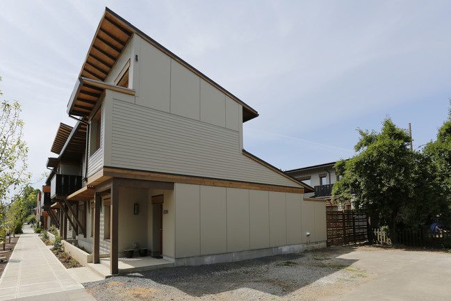 Ankeny Row in Portland, OR - Foto de edificio - Building Photo