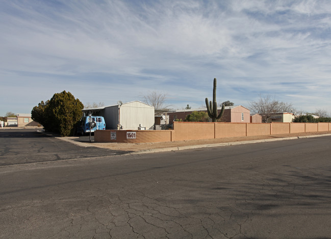 Brentwood Mobile Home Park in Tucson, AZ - Foto de edificio - Building Photo