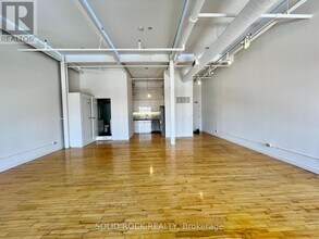 208-1153 QUEEN St in Toronto, ON - Building Photo - Building Photo