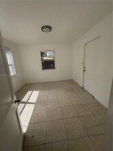 6400 SW 58th Pl in South Miami, FL - Building Photo - Building Photo