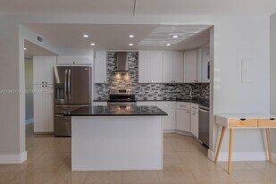 20291 NE 30th Ave in Aventura, FL - Building Photo