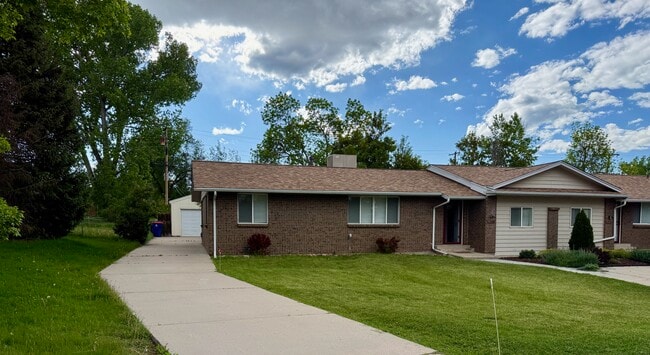 property at 435 S Oak St