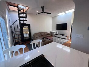 606 Dorchester Ave, Unit 3 in Boston, MA - Building Photo - Building Photo