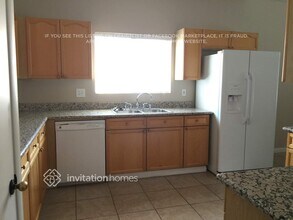 7308 N Mountain Thicket St in Las Vegas, NV - Foto de edificio - Building Photo