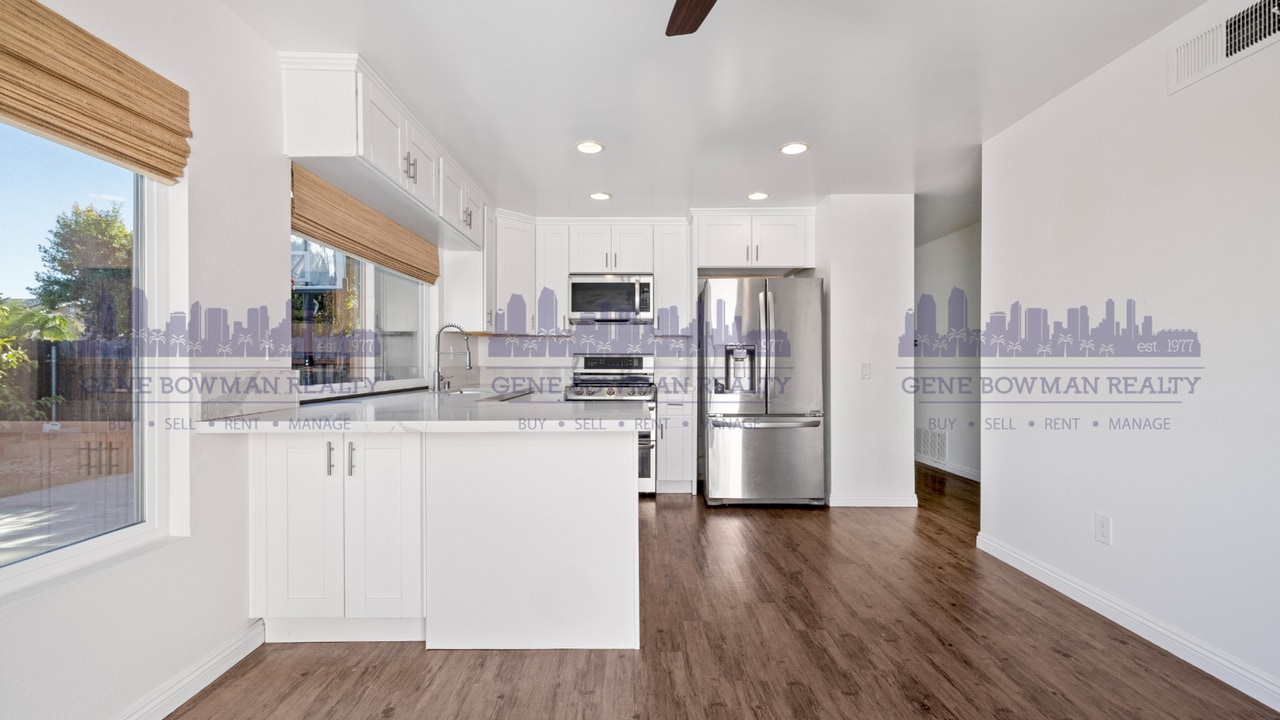 6840 Simi Pl in San Diego, CA - Building Photo