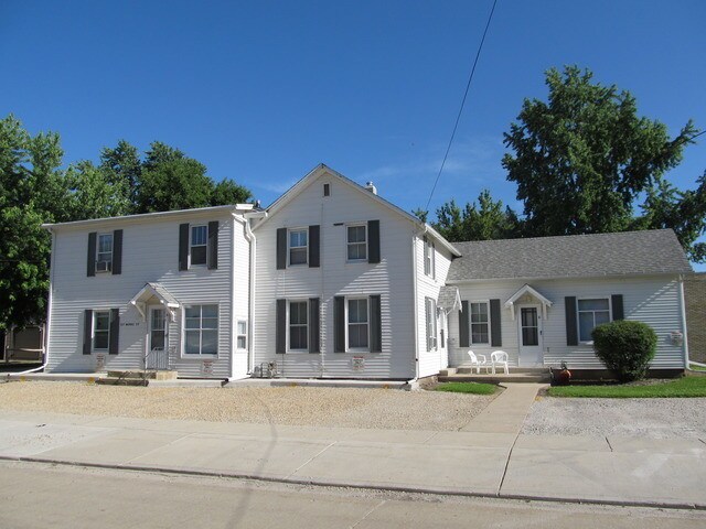 517 Morris St in Oglesby, IL - Building Photo