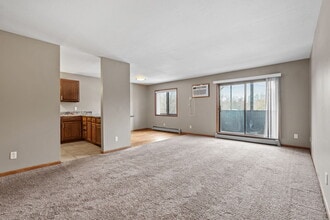 Kaposia Valley in South St. Paul, MN - Foto de edificio - Building Photo