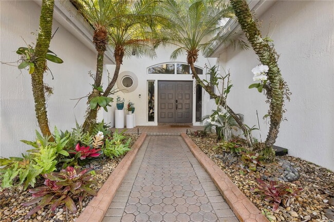 3719 Oak Ridge Cir in Weston, FL - Building Photo - Building Photo