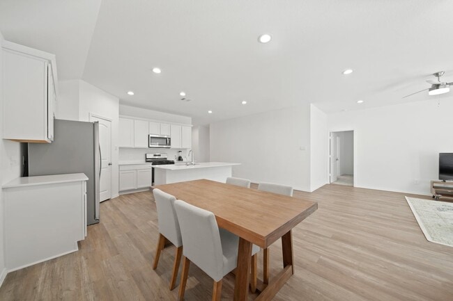 210 Bella Wy in Magnolia, TX - Building Photo - Building Photo